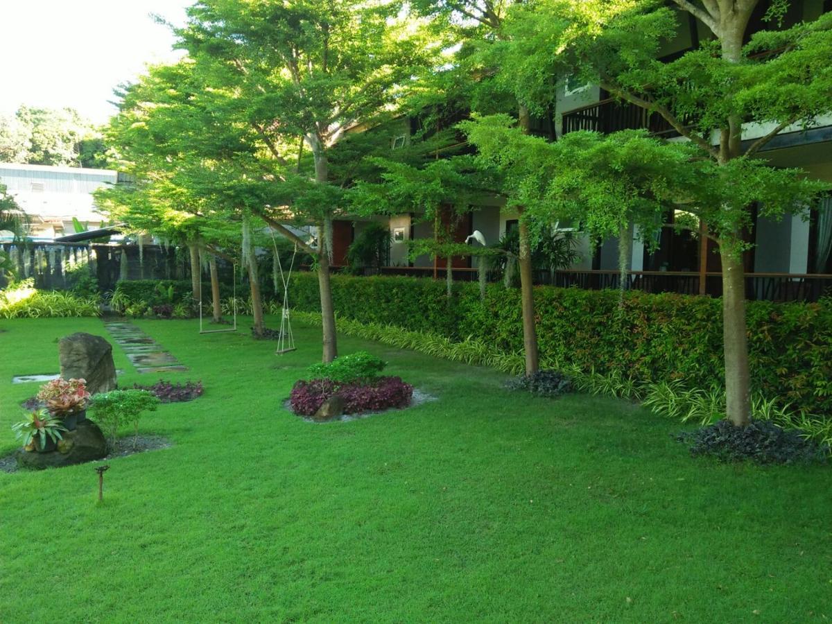 The Breeze Lipe Resort Exterior foto