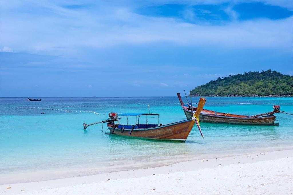 The Breeze Lipe Resort Exterior foto