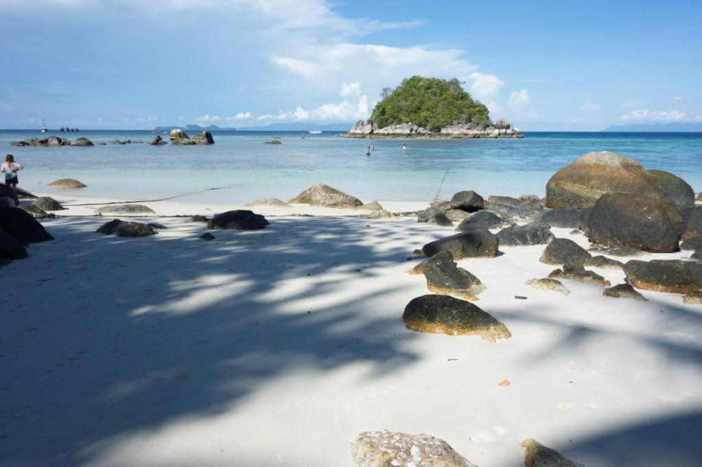 The Breeze Lipe Resort Exterior foto