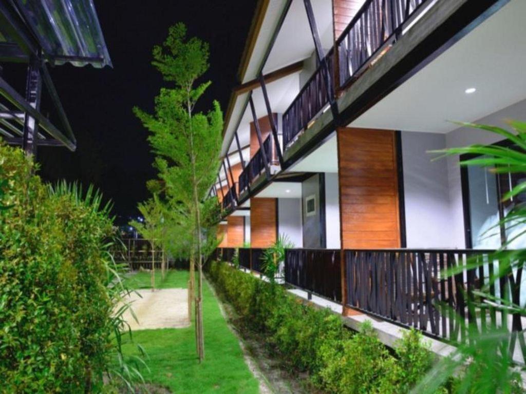 The Breeze Lipe Resort Exterior foto