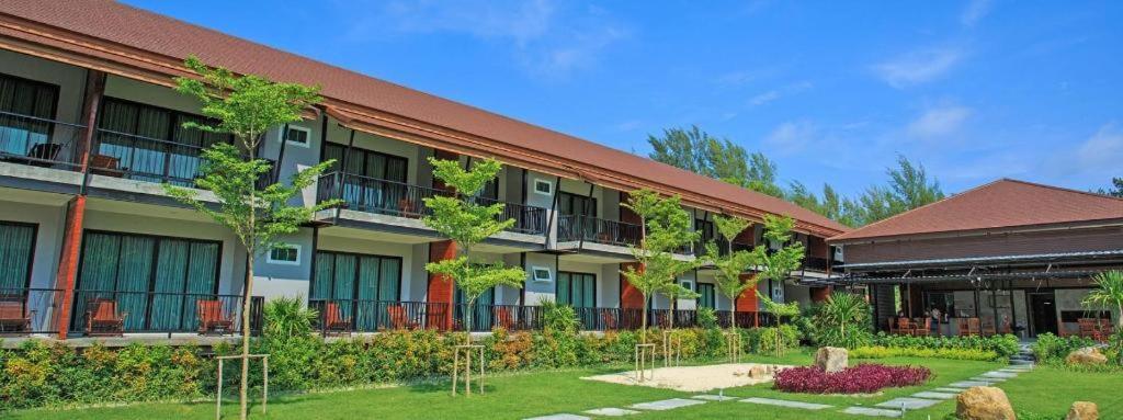 The Breeze Lipe Resort Exterior foto